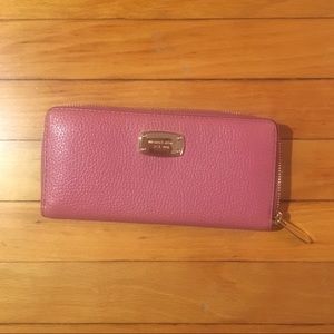Michael Kors “Jet Set” Continental Wallet *NEW*